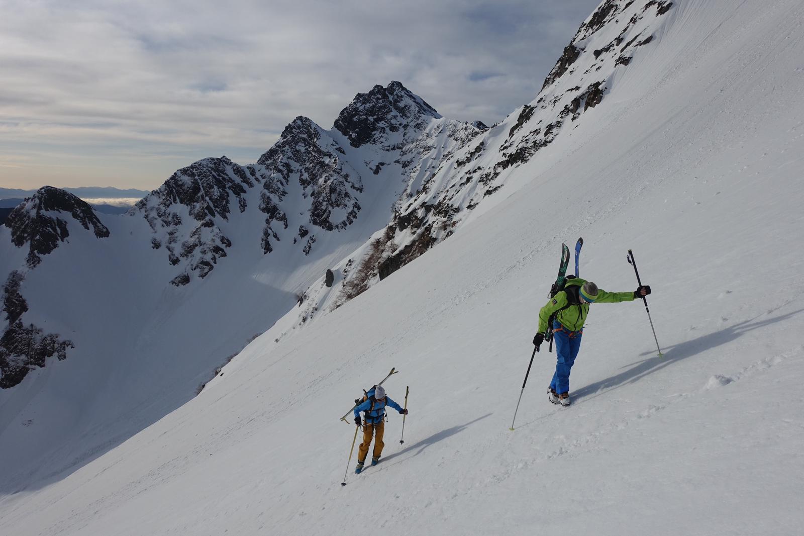 Départ matinal dos au Mont Yari