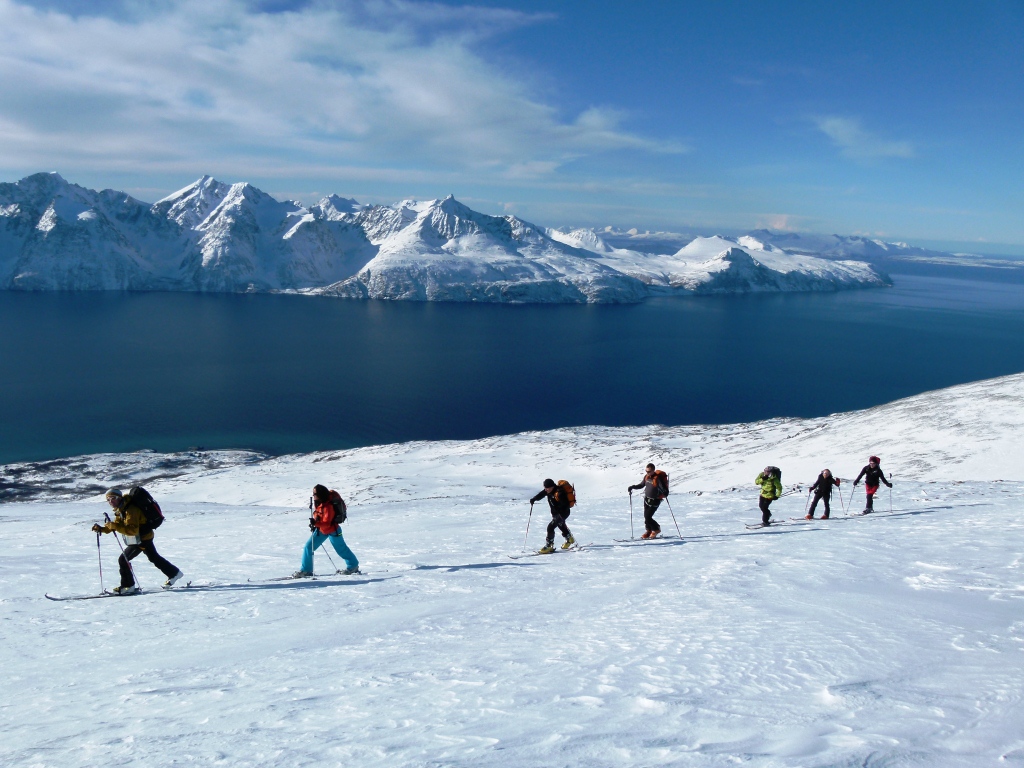 Ski sur glacier jusqu'à la mer en Norvège